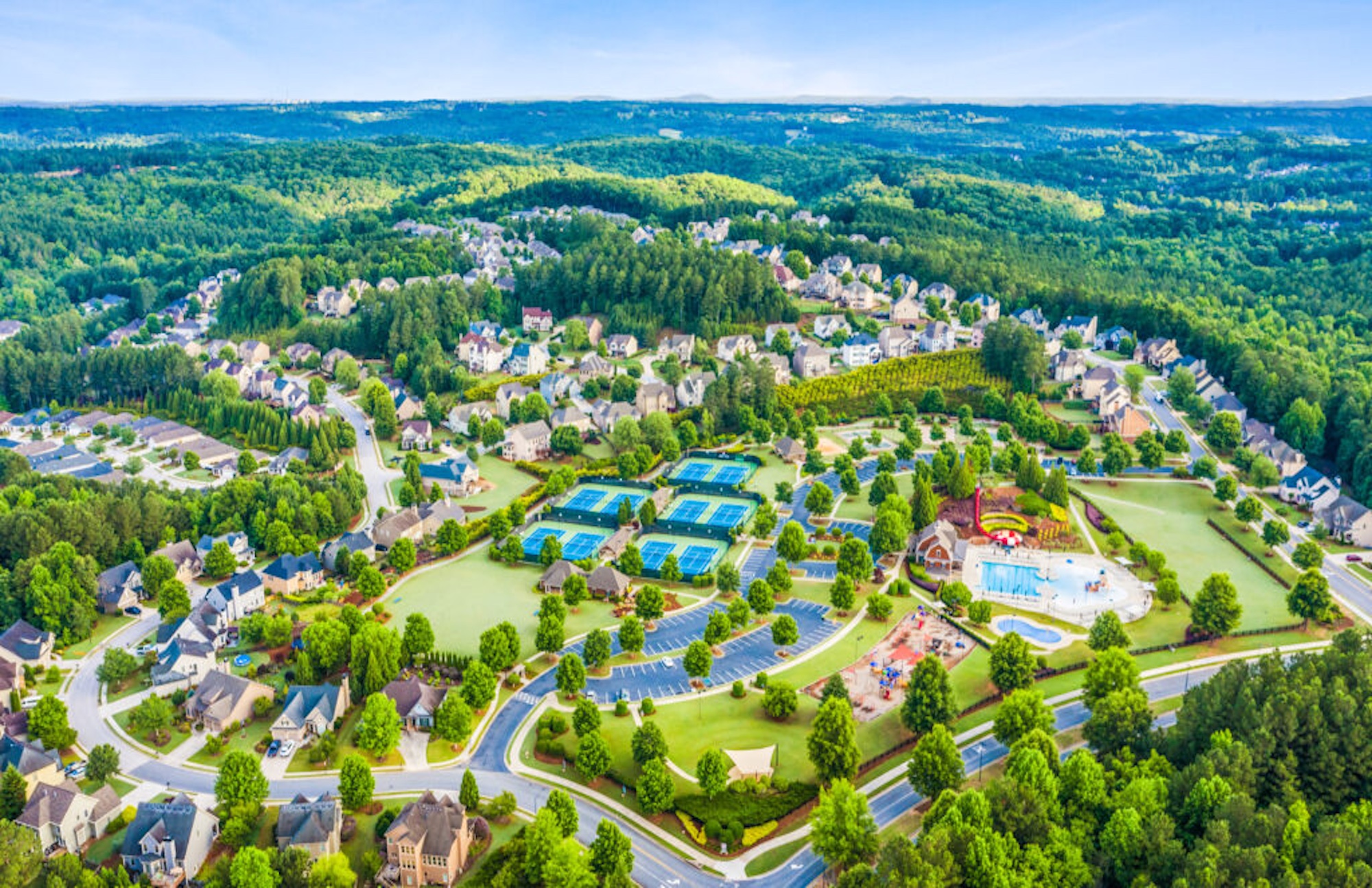 Vinyl and wood privacy fencing in Paulding County neighborhoods