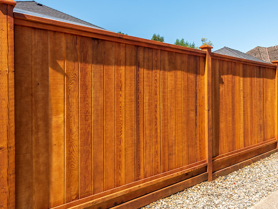 Fence staining company in Dallas Georgia
