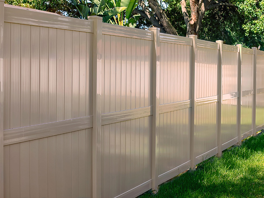 Vinyl Fence Contractor in Dallas Georgia